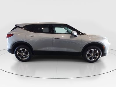 2025 Chevrolet Blazer — photo 8 view