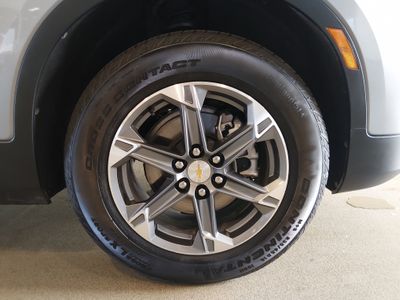 2025 Chevrolet Blazer — photo 10 view
