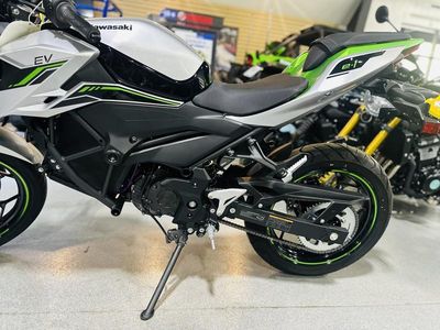 2024 Kawasaki Z e-1 ABS - Photo 10