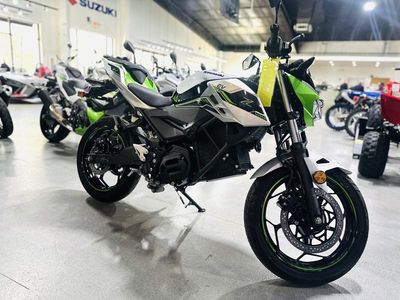 2024 Kawasaki Z e-1 ABS - Photo 2