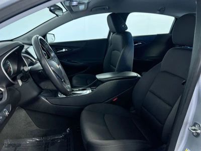 2020 Chevrolet Malibu — photo 10 view