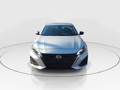 2025 Nissan Altima - Photo 2