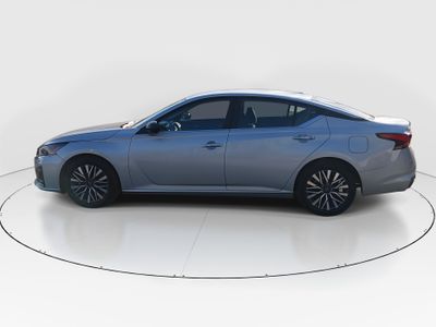 2025 Nissan Altima - Photo 4