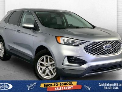 2024 Ford Edge SEL in Iconic Silver — front three-quarter view