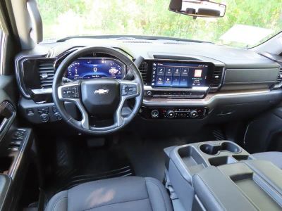 2023 Chevrolet Silverado 1500 — interior view