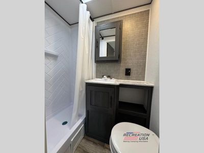2025 Dutchmen Aspen Trail LE - Photo 17