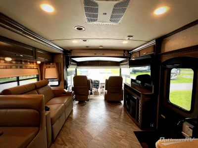 2019 Winnebago Forza — photo 21 view