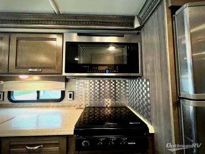 2019 Winnebago Forza — photo 12 view
