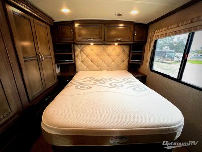 2019 Winnebago Forza — photo 15 view