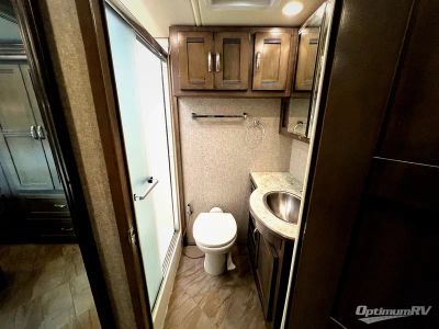 2019 Winnebago Forza — photo 18 view