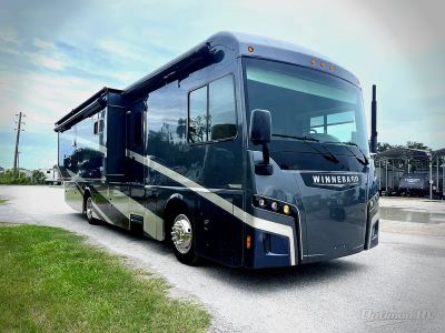 2019 Winnebago Forza — front three-quarter view