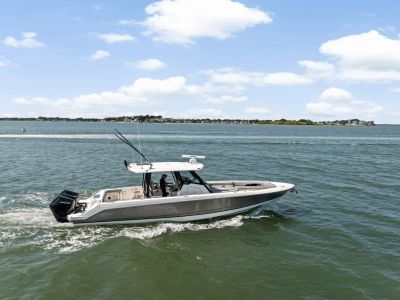 2025 Boston Whaler 360 Outrage - Photo 4