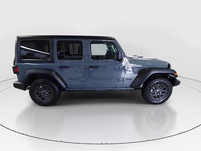 2024 Jeep Wrangler — photo 8 view