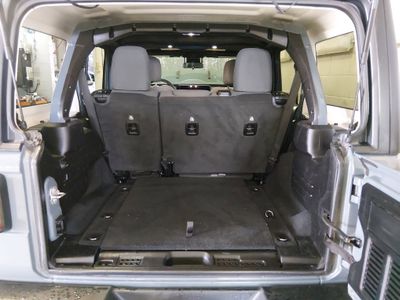 2024 Jeep Wrangler — photo 11 view
