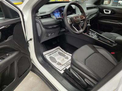 2026 Jeep Compass — photo 15 view
