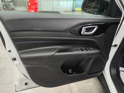 2026 Jeep Compass — photo 13 view