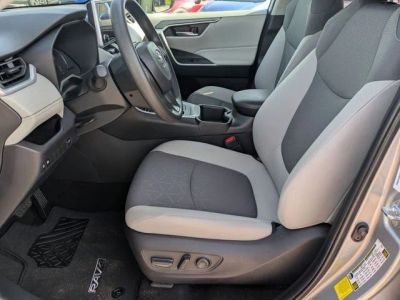 2025 Toyota RAV4 - Photo 12