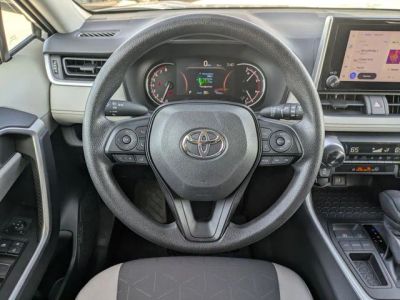 2025 Toyota RAV4 - Photo 11