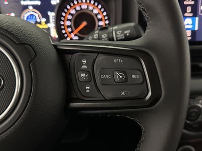 2025 Jeep Wrangler - Photo 14