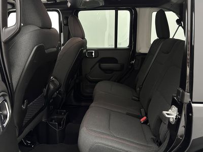 2025 Jeep Wrangler - Photo 19