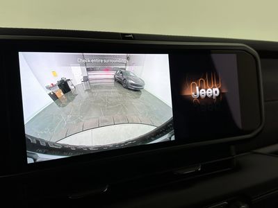 2025 Jeep Wrangler - Photo 18