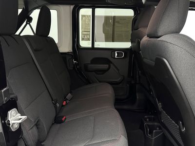 2025 Jeep Wrangler - Photo 27