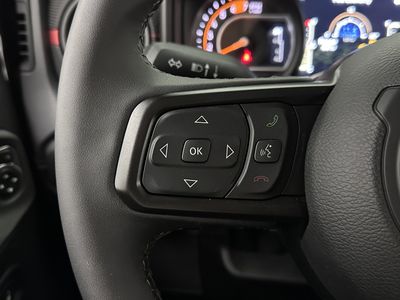 2025 Jeep Wrangler - Photo 13