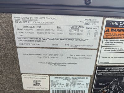 2020 Thor Motor Coach Challenger — photo 7 view