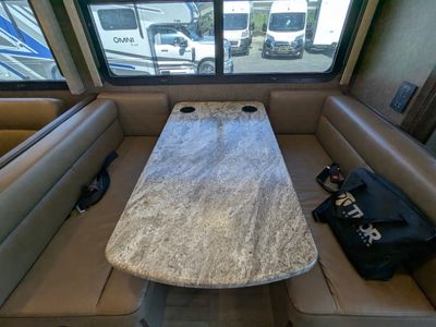 2020 Thor Motor Coach Challenger — photo 22 view