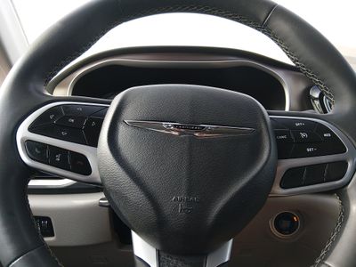 2023 Chrysler Voyager — photo 12 view
