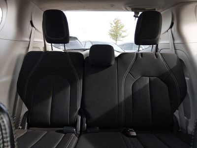 2023 Chrysler Voyager — photo 18 view