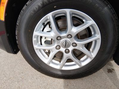 2023 Chrysler Voyager — photo 10 view