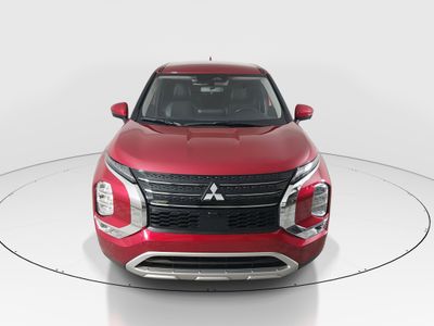 2024 Mitsubishi Outlander - Photo 2