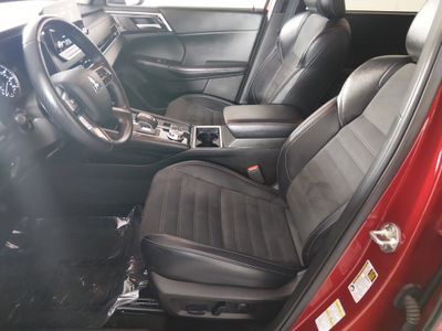 2024 Mitsubishi Outlander - Photo 21