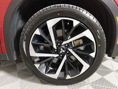 2024 Mitsubishi Outlander - Photo 10