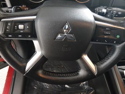 2024 Mitsubishi Outlander - Photo 12
