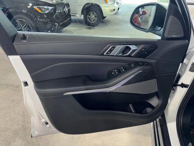 2026 BMW X5 — photo 17 view