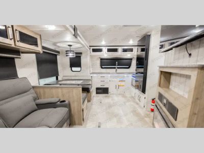 2024 Palomino Puma - Photo 3