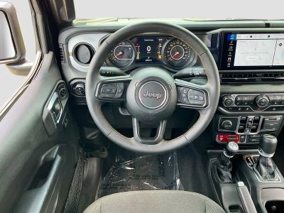 2025 Jeep Gladiator — photo 21 view