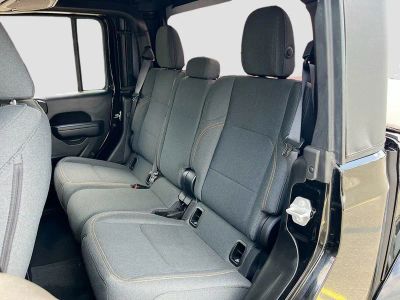 2025 Jeep Gladiator — photo 23 view