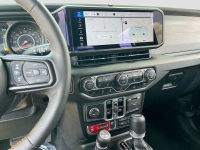 2025 Jeep Gladiator — photo 14 view