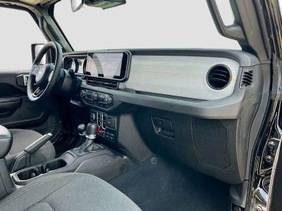 2025 Jeep Gladiator — photo 27 view