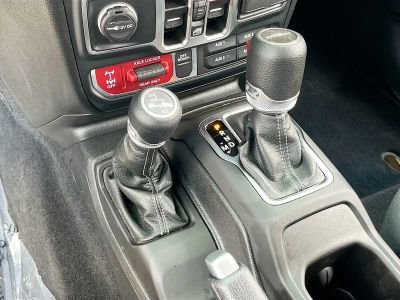 2025 Jeep Gladiator — photo 16 view