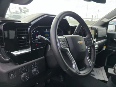 2025 Chevrolet Silverado 1500 — photo 11 view