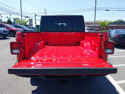 2022 Jeep Gladiator - Photo 11