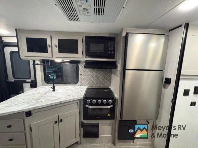 2024 Coachmen RV Apex Ultra-Lite - Photo 13