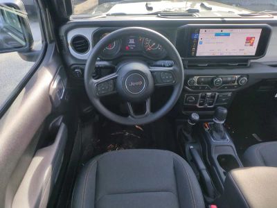 2026 Jeep Gladiator — photo 16 view