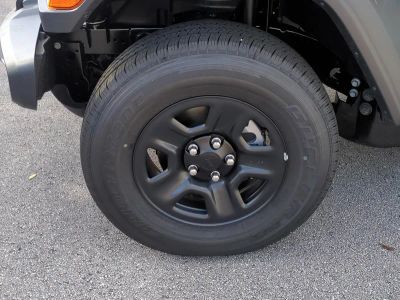 2026 Jeep Gladiator — photo 11 view