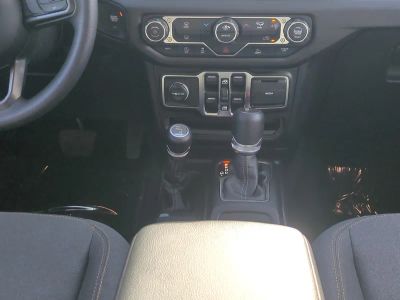2026 Jeep Gladiator — photo 19 view