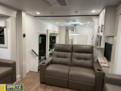 2026 Grand Design Solitude - Photo 17